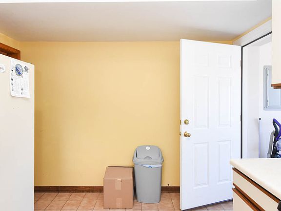 5th image of 4254 N Marmora Ave Unit 3
