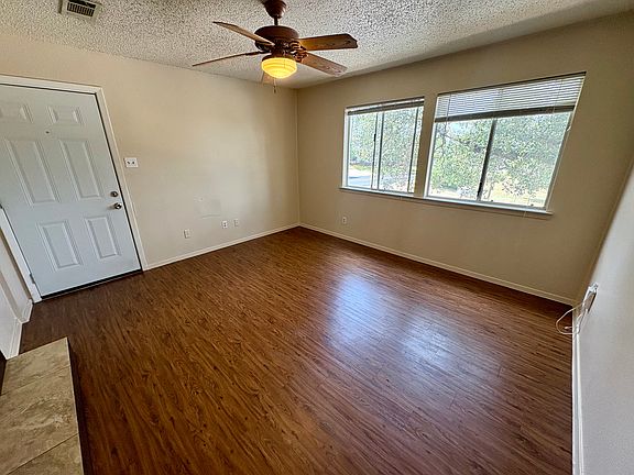 4th image of 3105 S 1st St #202