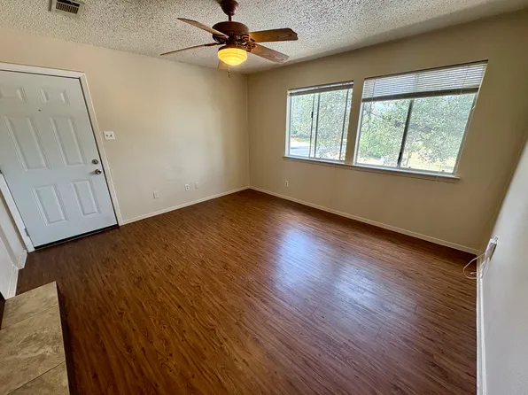 3105 S 1st St #202, Austin, TX 78704
