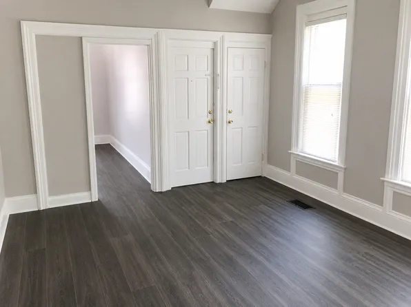 Updated, spacious 2 bedroom, 1 bathroom first floor apartment in the transforming Belknap neighbo..., 751 Clancy Ave NE #1, Grand Rapids, MI 49503
