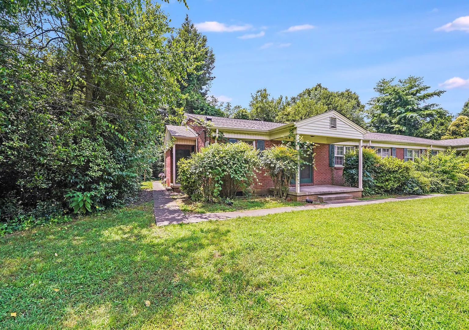 Coming Soon! Prime Gastonia Location Cozy Brick Home With Modern Touches! — Photo 1