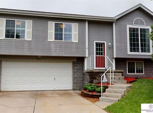 8933 N 78th Avenue Cir, Omaha, NE 68122