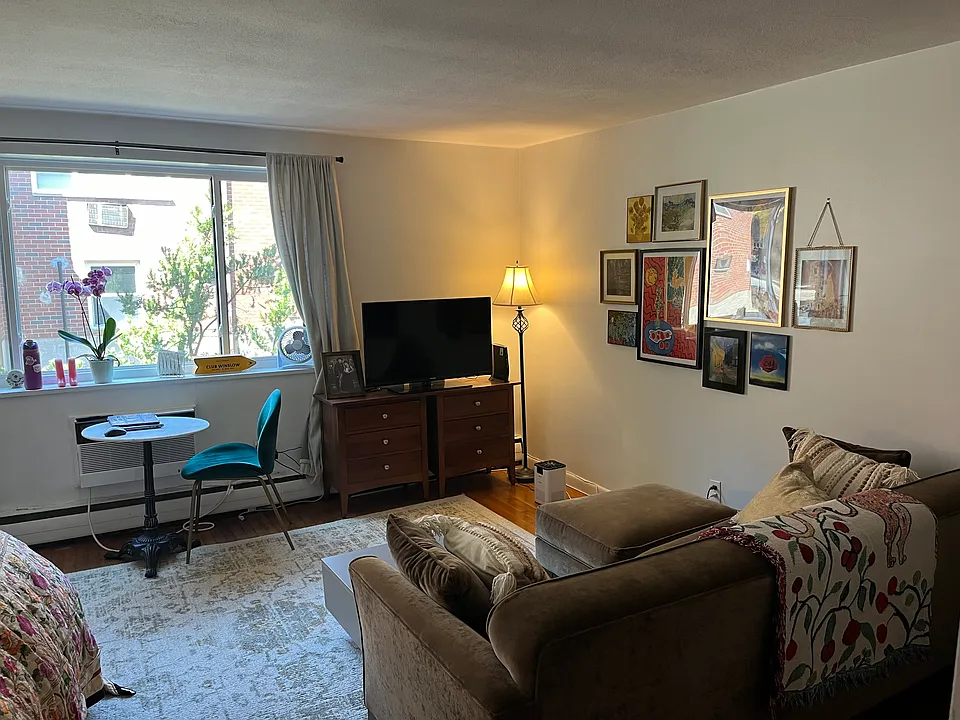 205 Kent St #24