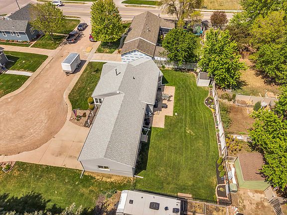 3rd image of 2 Perry Dr
