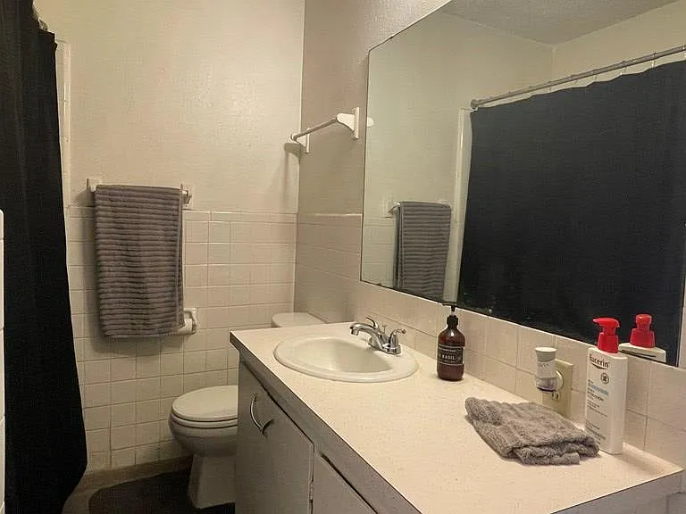 1501 N Texas Ave #B — Photo 5