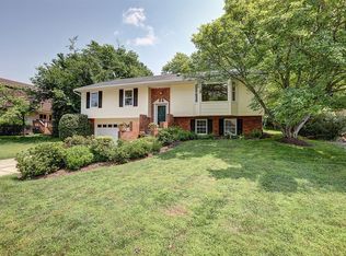 2241 Richelieu Dr, Vienna, VA 22182