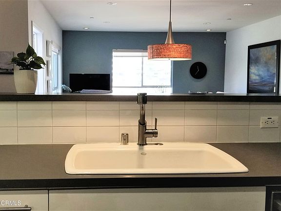 5th image of 159 W Green St Unit 407