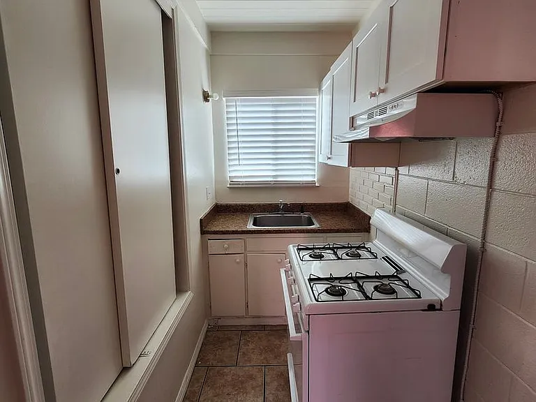 822 West Ave — Photo 5