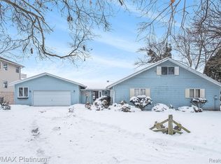 4195 Homestead Dr, Howell, MI 48843