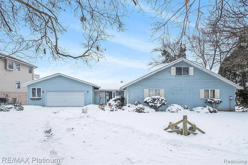 4195 Homestead Dr photo 1