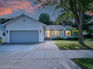 318 N 5th St, Brighton, MI 48116