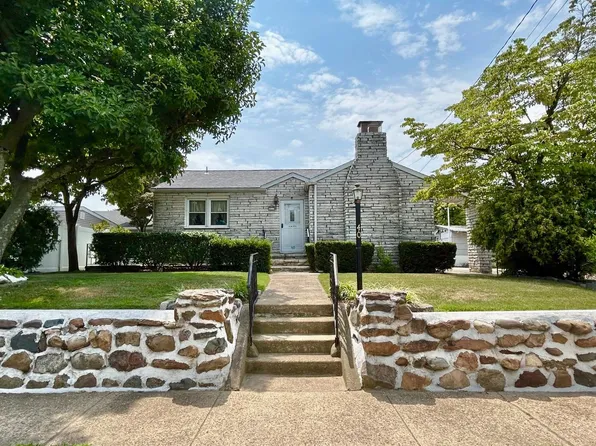 40 W 4th St, Florence, NJ 08518