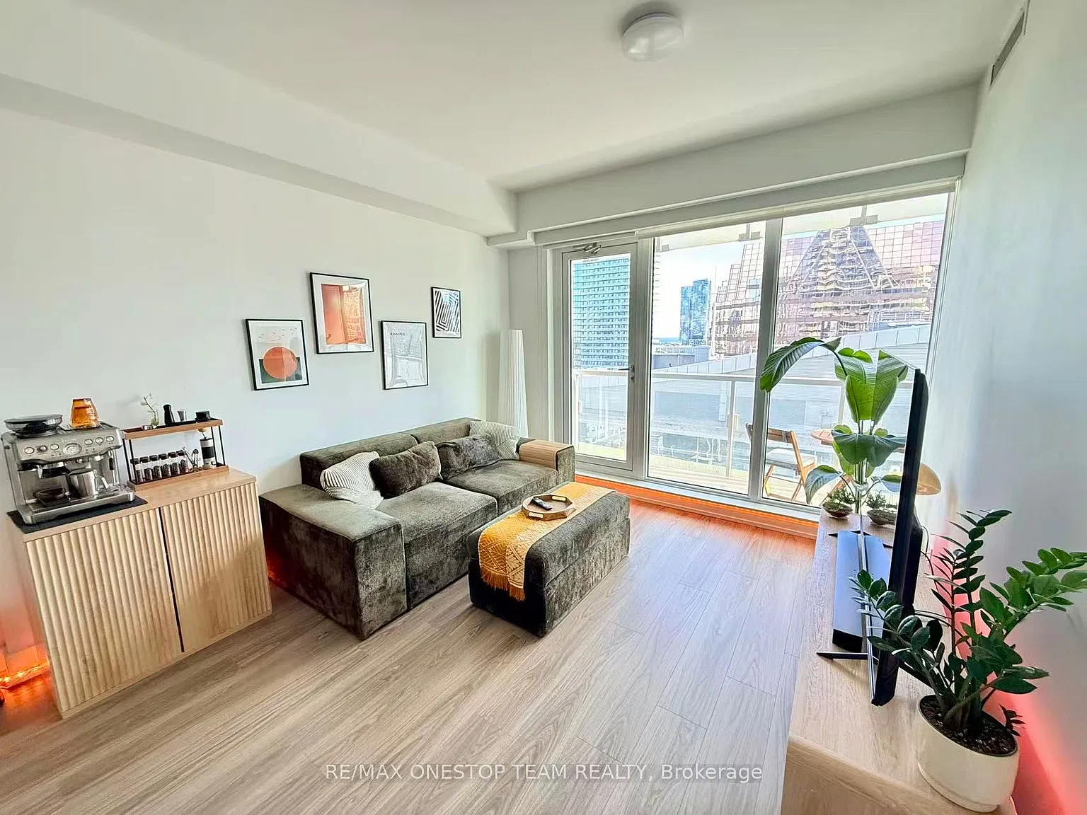 1 bed, $2,400 — Photo 3