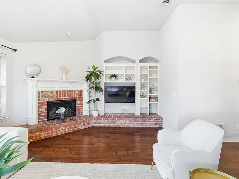 8602 Timber Crest Ct — Photo 19