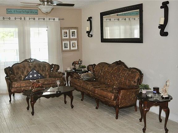 3rd image of 4609 Farmhouse Dr