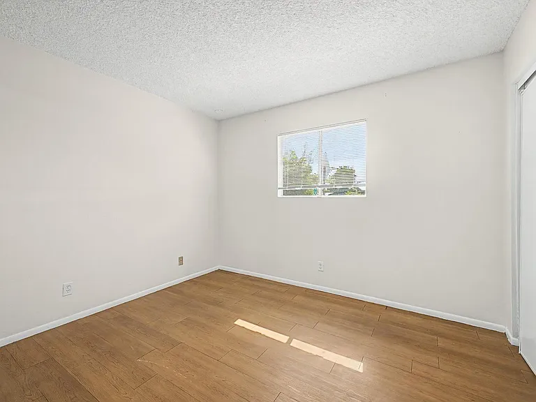 2605 E Lemon St — Photo 20