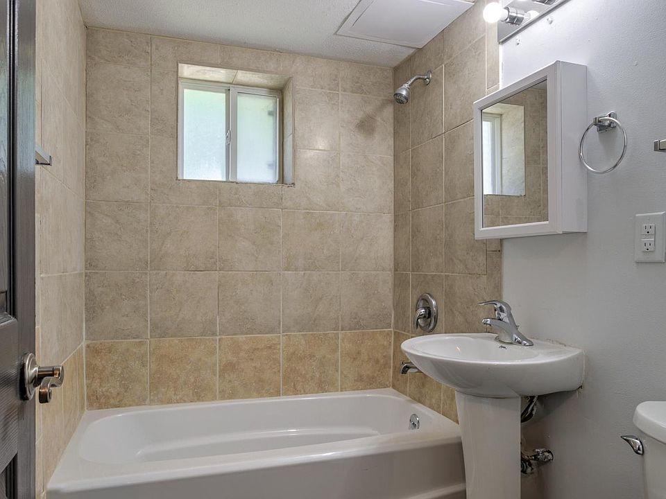 1st image of 4648 Cuming St #11