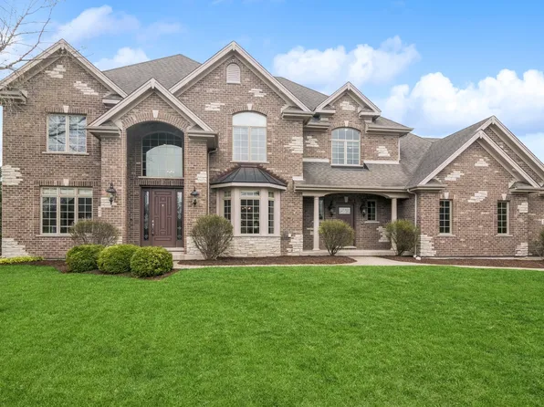 954 Lorie Ln, Lake Zurich, IL 60047