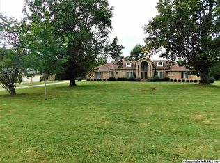 122 Matt Phillips Rd NW, Huntsville, AL 35806