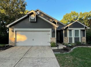 575 Oaktree Crossing Ct, Ballwin, MO 63021