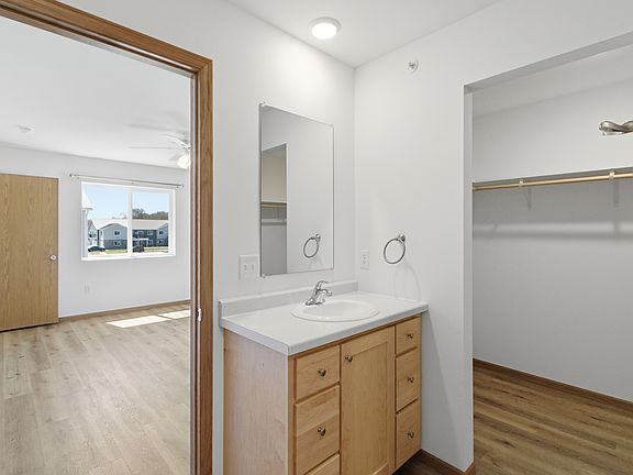 5th image of 1360 Bayberry Ln #306