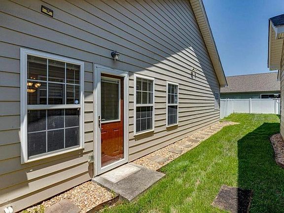 2nd image of 6245 Laramie Cir
