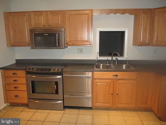 3rd image of 202 Saddlebrook Dr