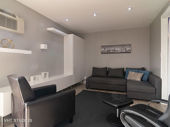 2nd image of 850 Des Plaines Ave APT 606