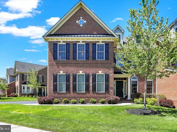 86 Rittenhouse Cir, Newtown, PA 18940