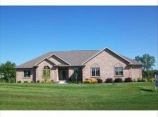 2870 Woodhaven Cir, De Pere, WI 54115