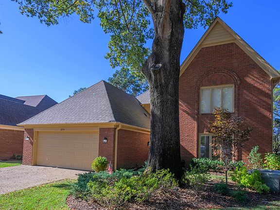 3rd image of 8354 Laird Cres