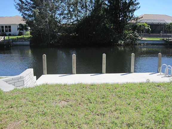 5th image of 2540 SW 35th Ter