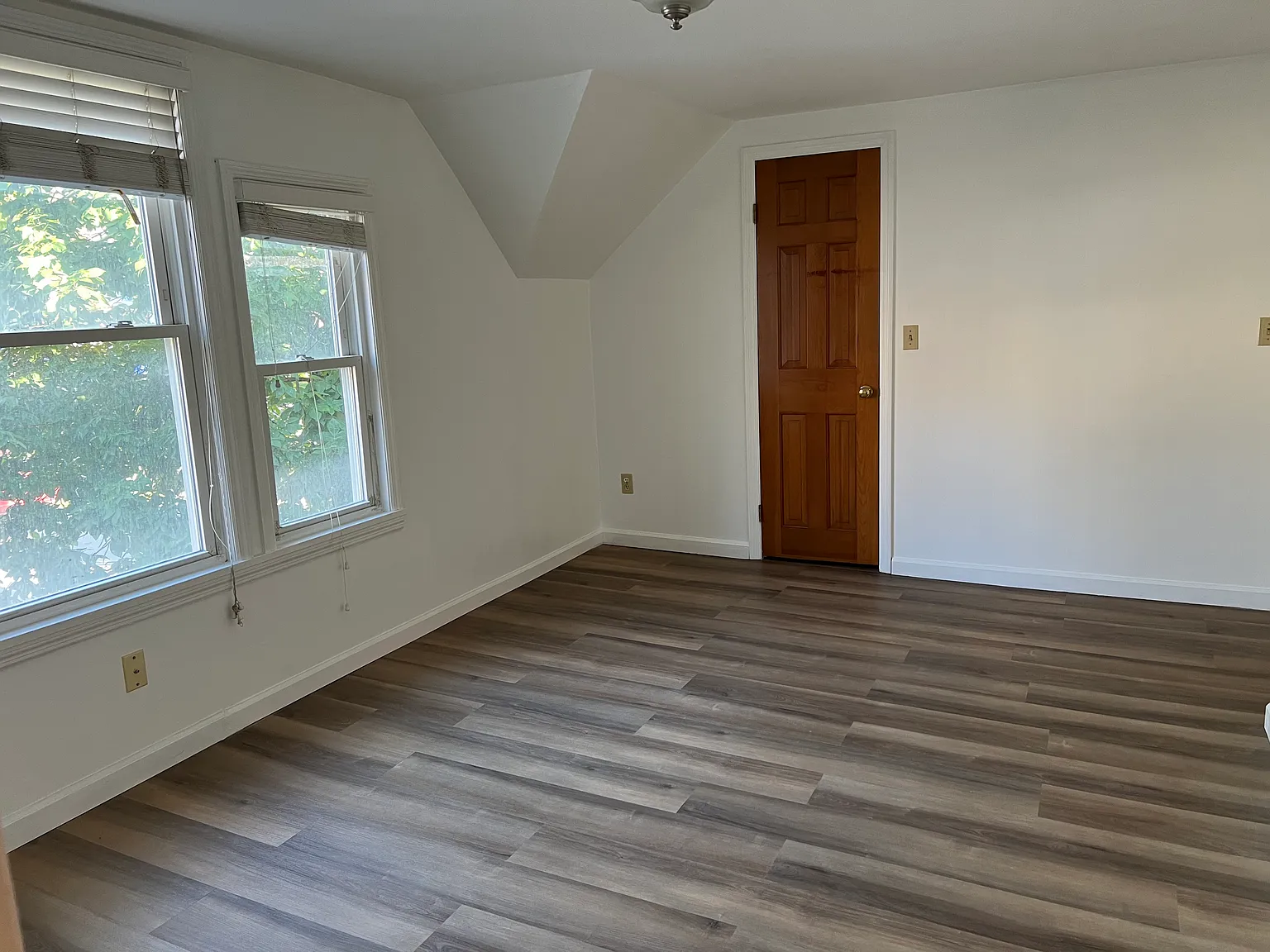 292 Pearl St — Photo 1