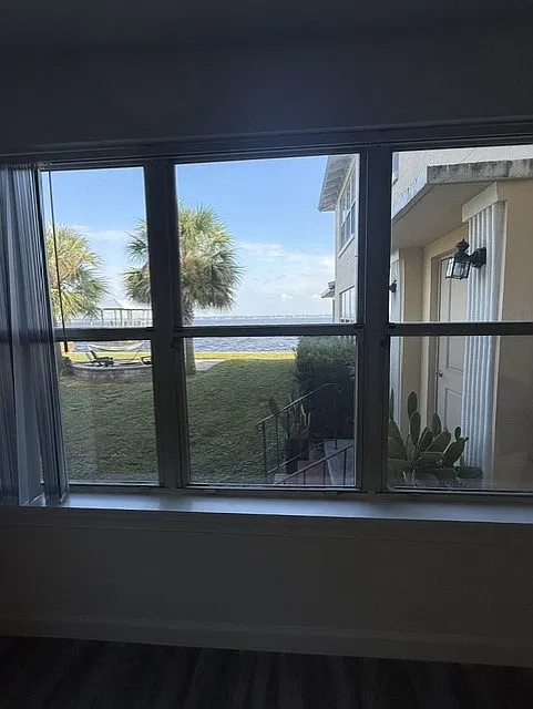 2 bed, 1200 sqft, $2,099 — Photo 4