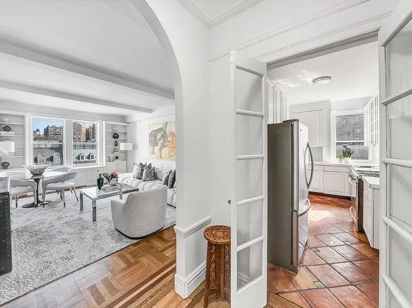 51 E 90th St #8D, New York, NY 10128