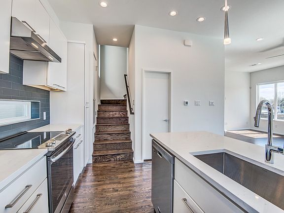 5th image of 6043 La Vista Dr #6043