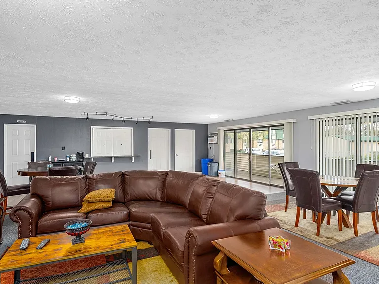 Cedarwood Court — Photo 21