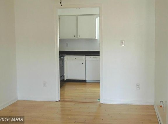 3rd image of 136C Fairfield Dr