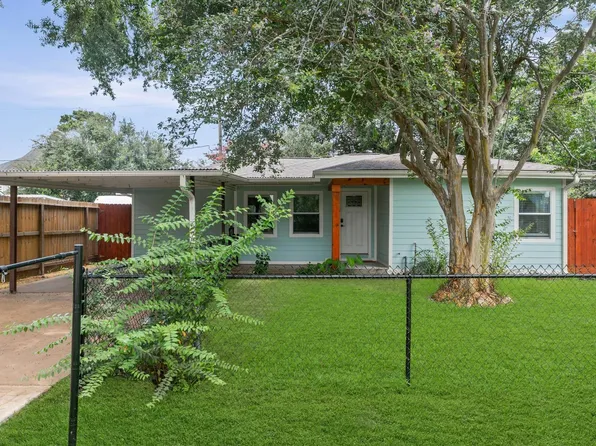 4919 Donald St, Seabrook, TX 77586