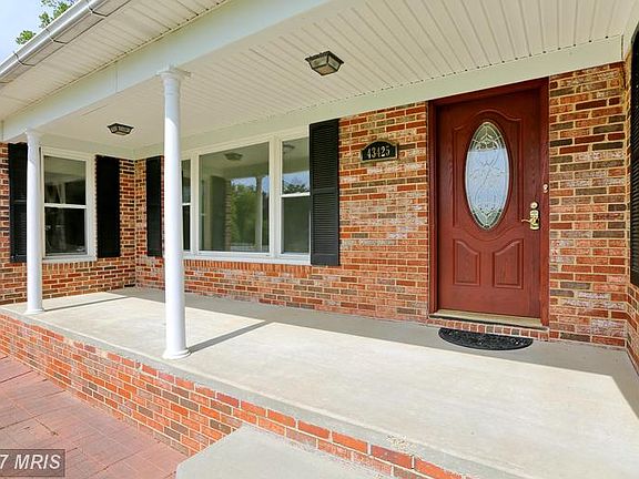3rd image of 43425 Leener Ln
