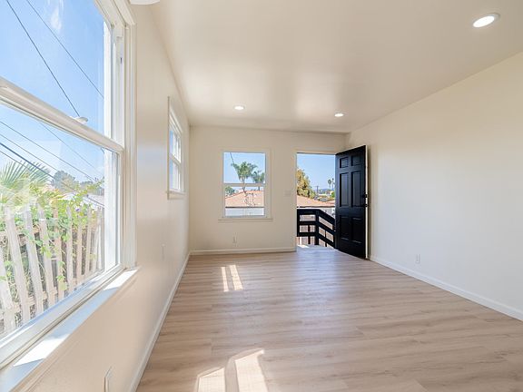 5th image of 6027 Adelaide Ave