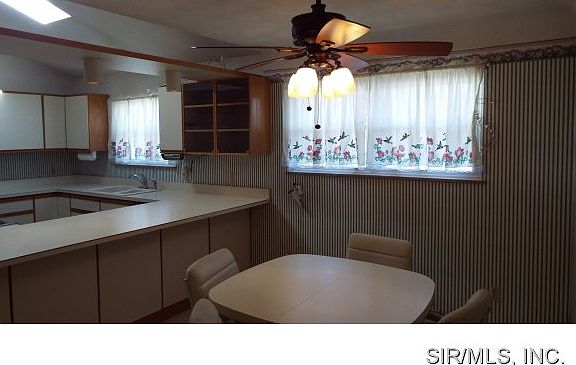 3rd image of 5 Wilmington Dr