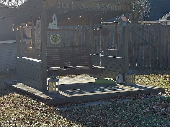 2nd image of 108 N Willow Ave