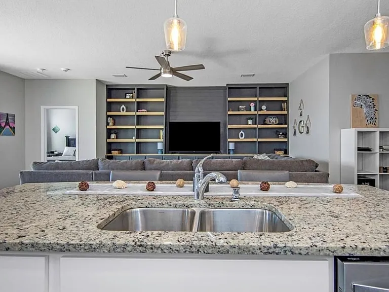 10618 Lure Pl — Photo 5