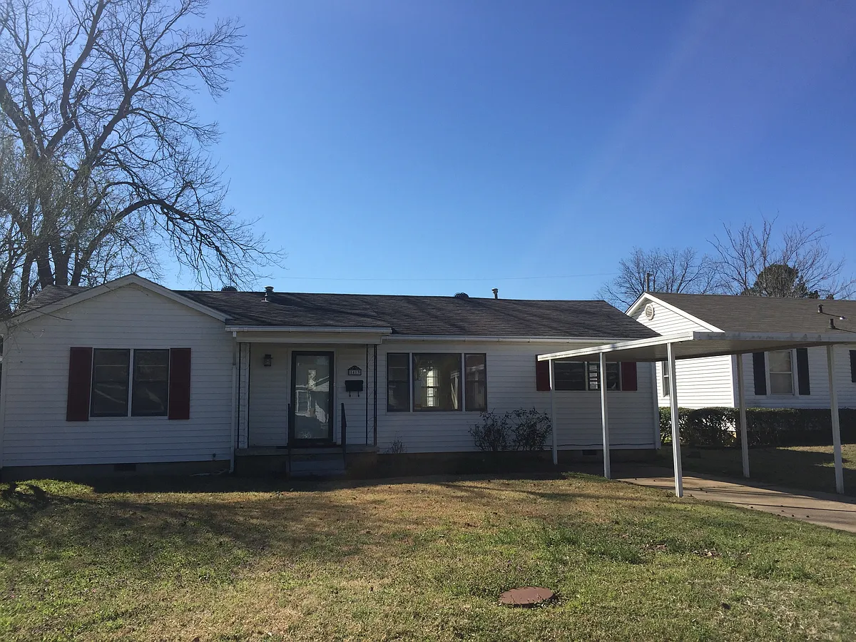 Building Photo - 1413 Corinne Dr