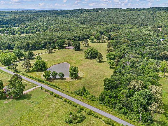 2nd image of 1000 W Gum Log Rd