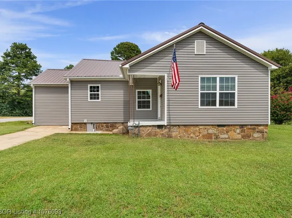 811 E 5th St, Booneville, AR 72927