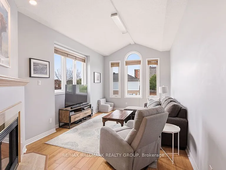 1542 Tonilee Dr — Photo 22