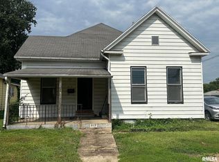 613 N Prairie St, Jacksonville, IL 62650