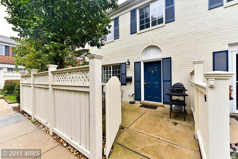 Private gated patio